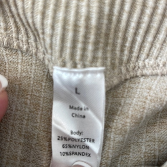 Leggings Cream Color Size Large with Raised Stripes - Picture 5 of 5